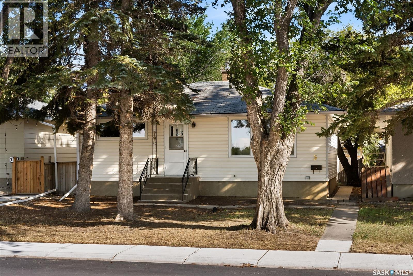 5 Dixon CRESCENT, Regina, Saskatchewan