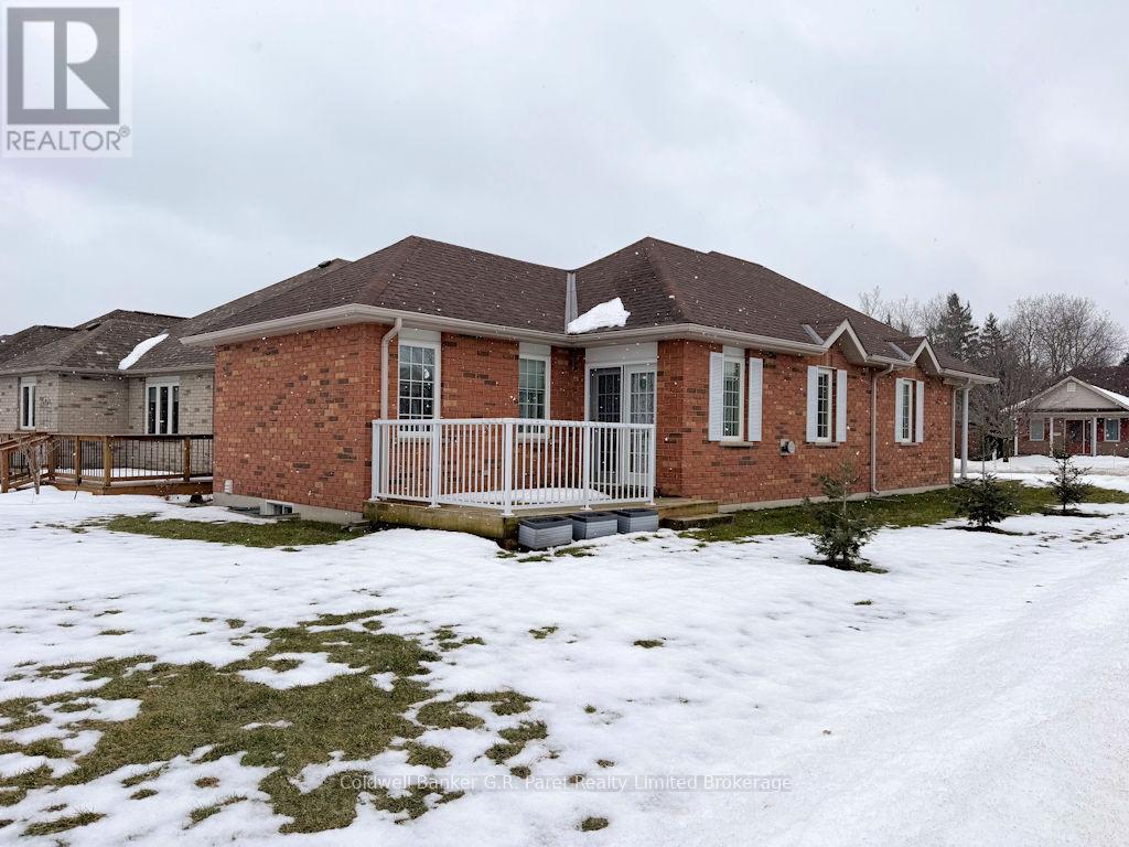 224 Baldwin Street, Tillsonburg, Ontario N4G 5W3 - Photo 3 - X12807804