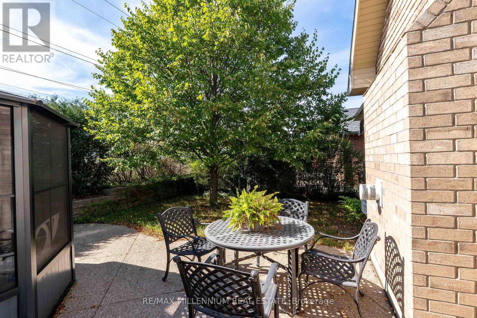 188 Blue Mountain Drive, Hamilton, Ontario  L0R 1P0 - Photo 32 - X12521178