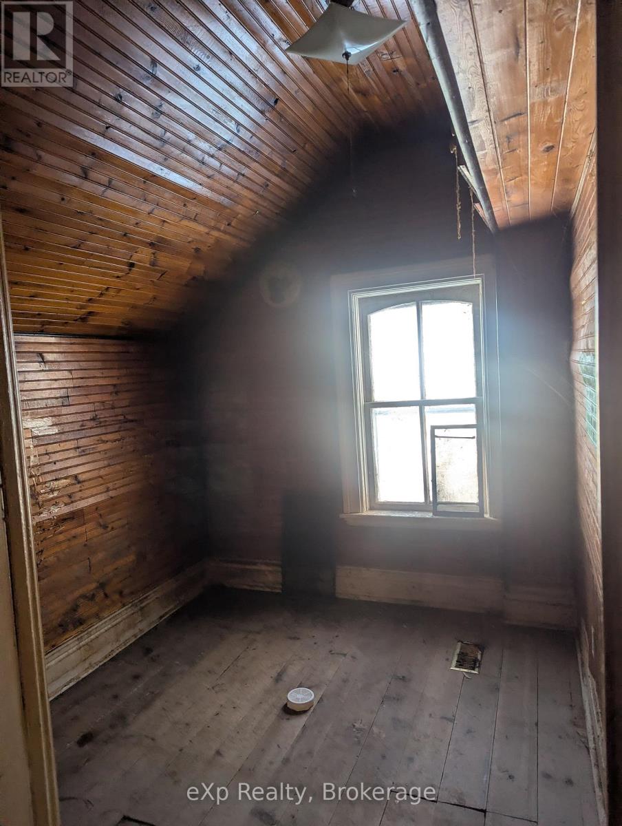 740 Elma Street W, North Perth (Listowel), Ontario  N4W 1W5 - Photo 4 - X12807728