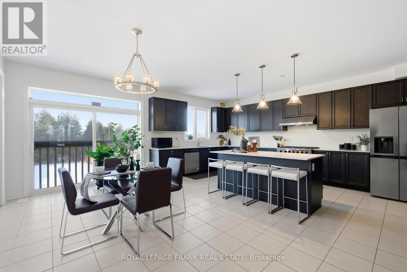 60 Hennessey Crescent, Kawartha Lakes, Ontario  K9V 0P3 - Photo 13 - X12807752