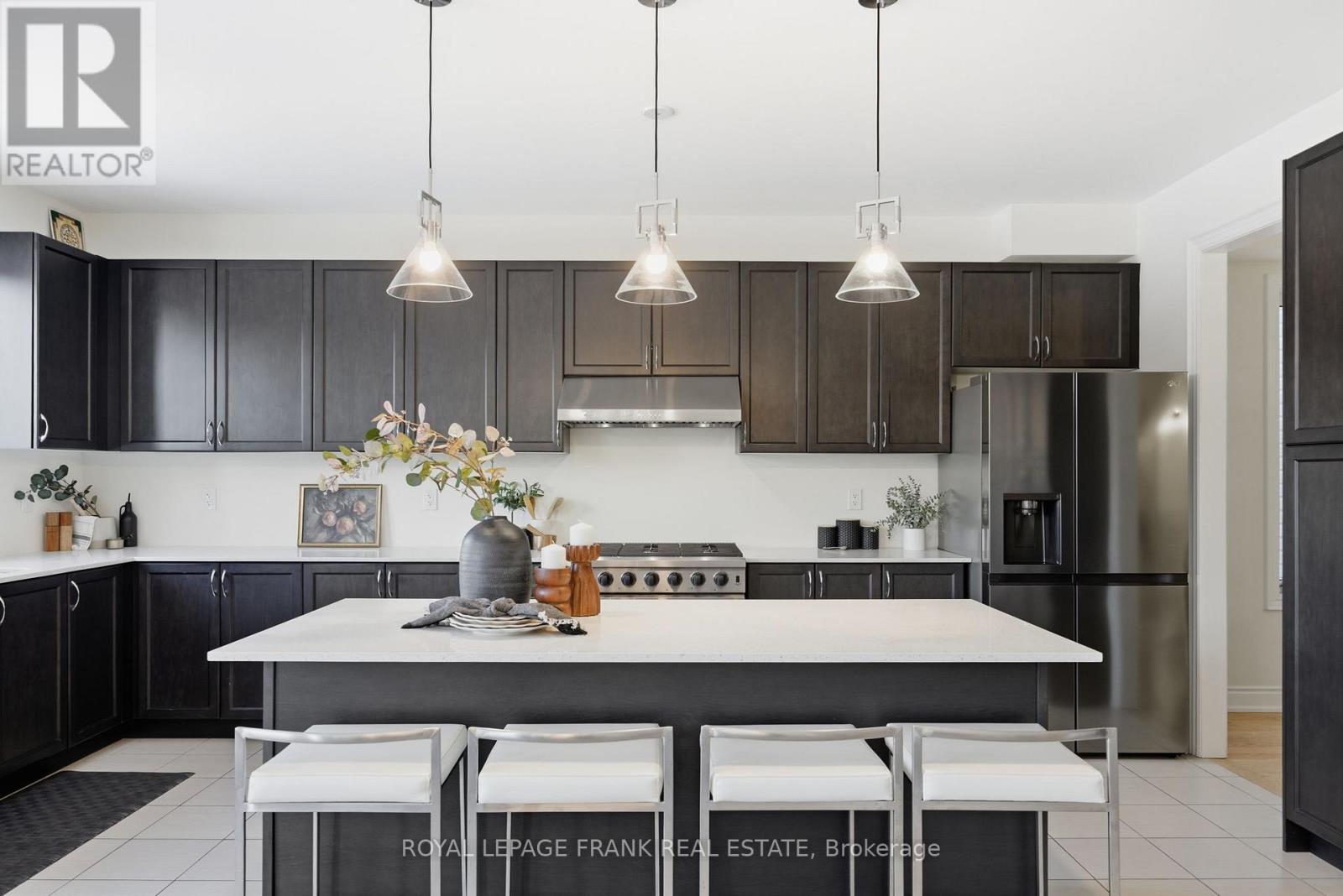 60 Hennessey Crescent, Kawartha Lakes, Ontario  K9V 0P3 - Photo 18 - X12807752