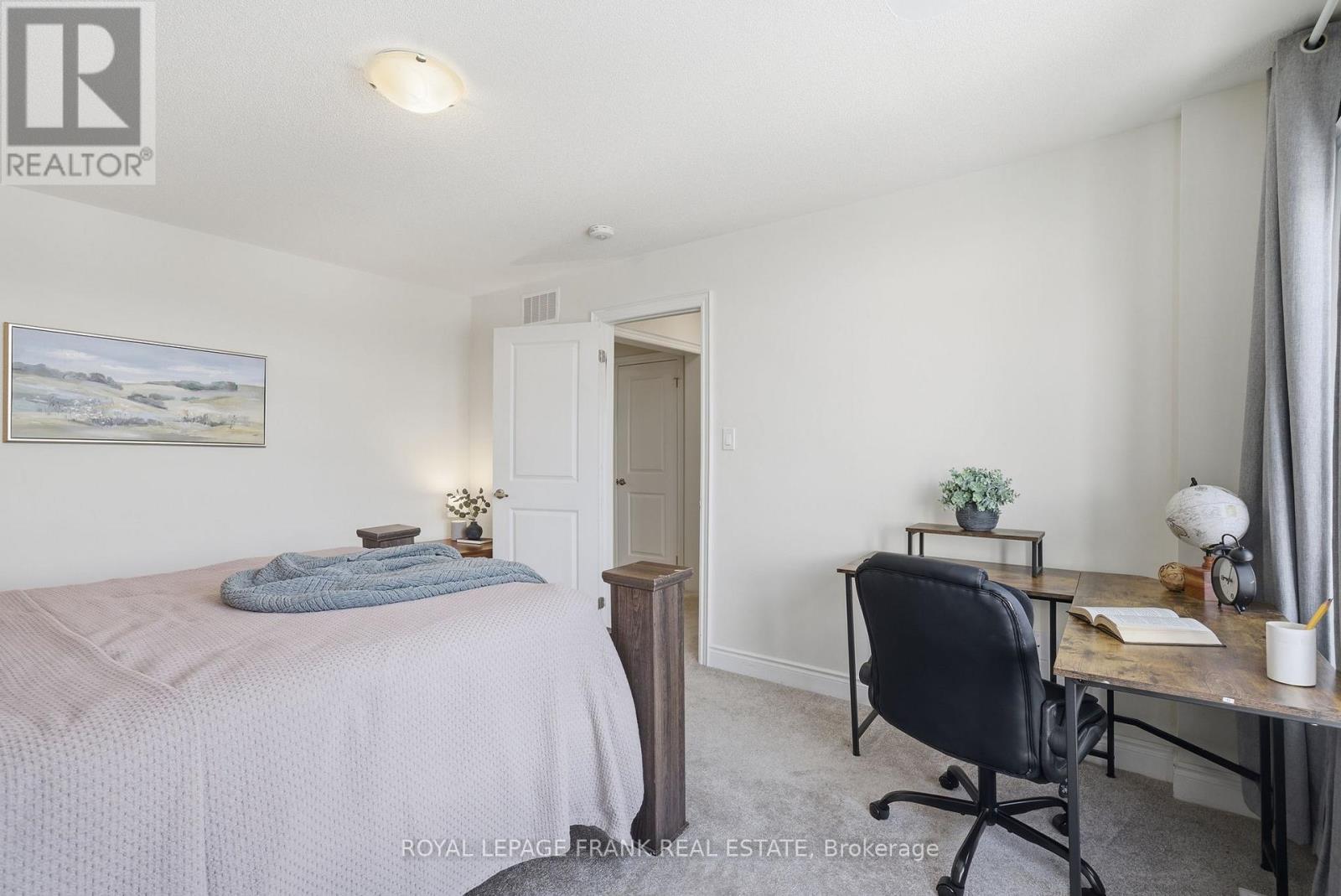 60 Hennessey Crescent, Kawartha Lakes, Ontario  K9V 0P3 - Photo 27 - X12807752