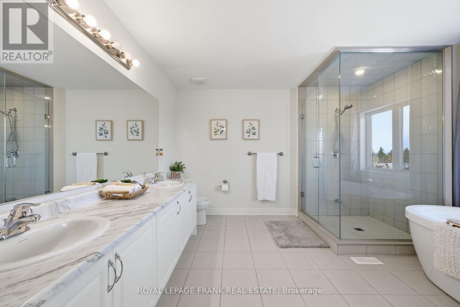 60 Hennessey Crescent, Kawartha Lakes, Ontario  K9V 0P3 - Photo 32 - X12807752