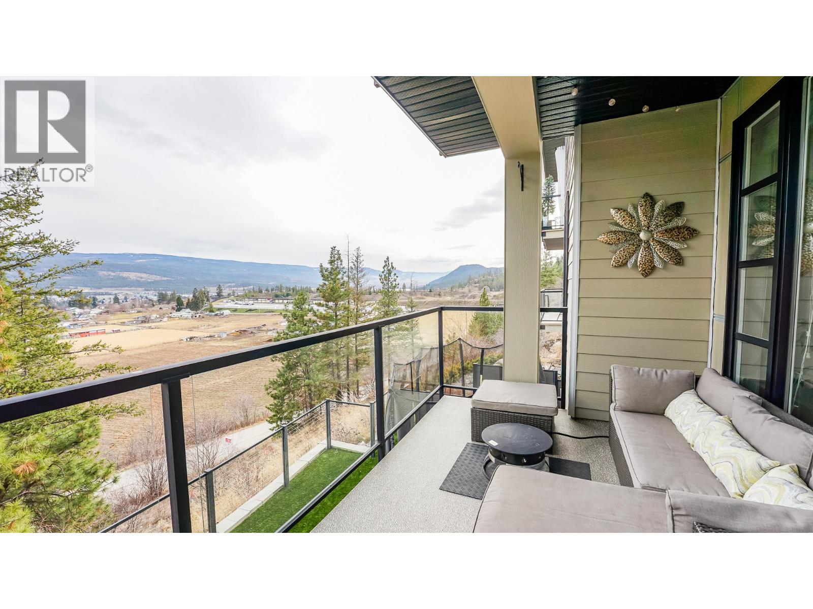 9671 Celeste Road, Lake Country, British Columbia  V4V 2R9 - Photo 8 - 10376593