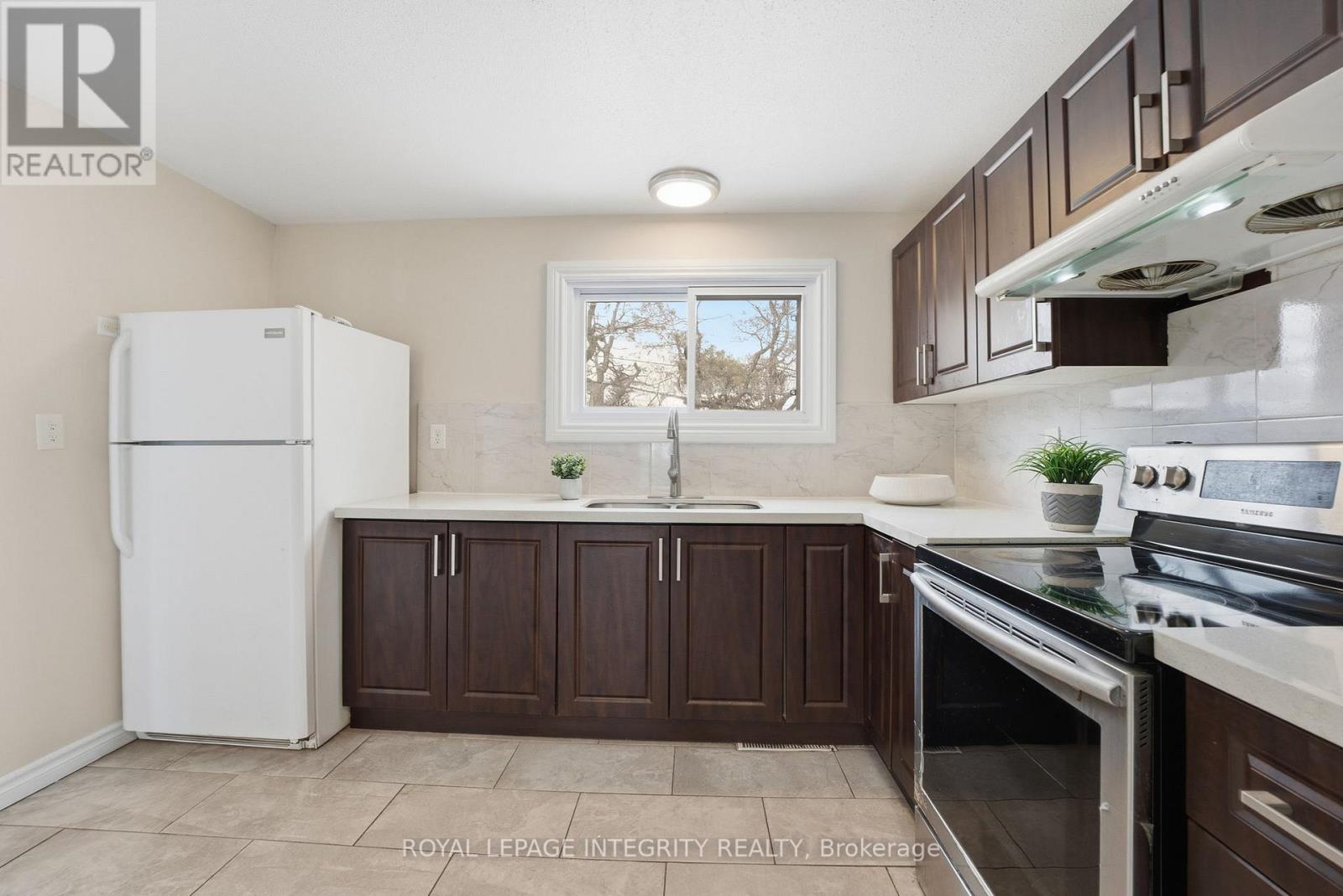 1281 Meadowlands Drive E, Ottawa, Ontario  K2E 6K4 - Photo 16 - X12807726