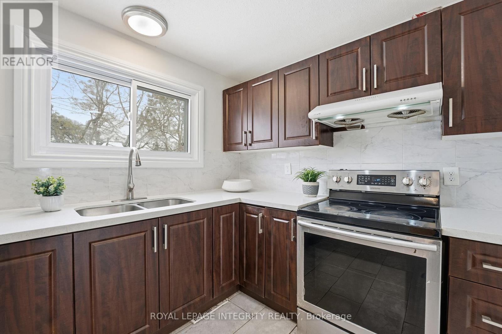 1281 Meadowlands Drive E, Ottawa, Ontario  K2E 6K4 - Photo 17 - X12807726