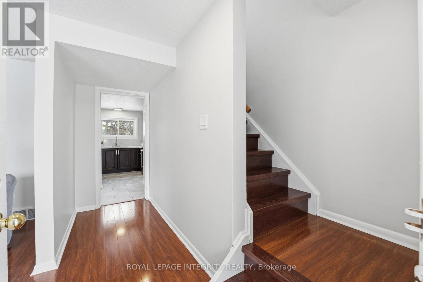 1281 Meadowlands Drive E, Ottawa, Ontario  K2E 6K4 - Photo 6 - X12807726