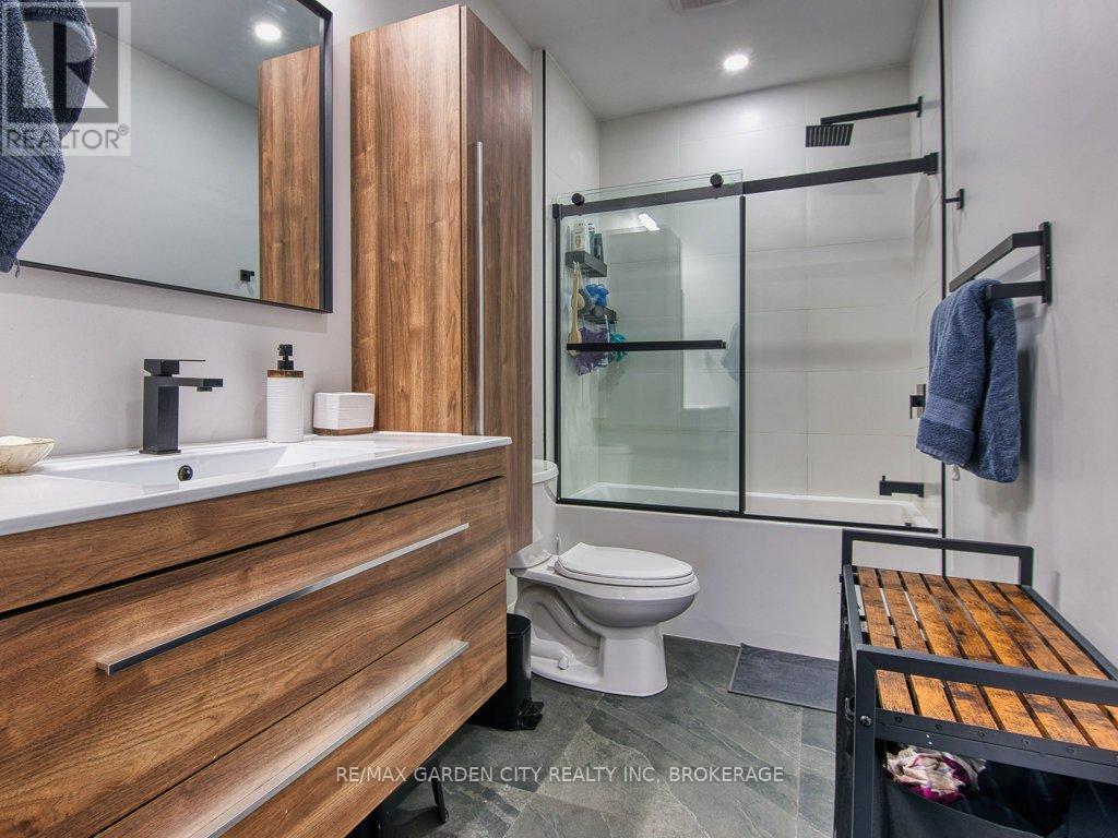 28 Charles Avenue, St. Catharines, Ontario  L2M 5S9 - Photo 19 - X12807660