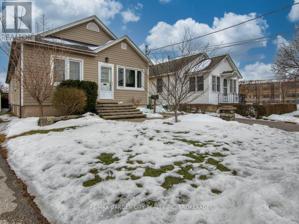 28 Charles Avenue, St. Catharines, Ontario  L2M 5S9 - Photo 3 - X12807660