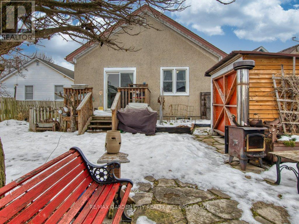 28 Charles Avenue, St. Catharines, Ontario  L2M 5S9 - Photo 42 - X12807660