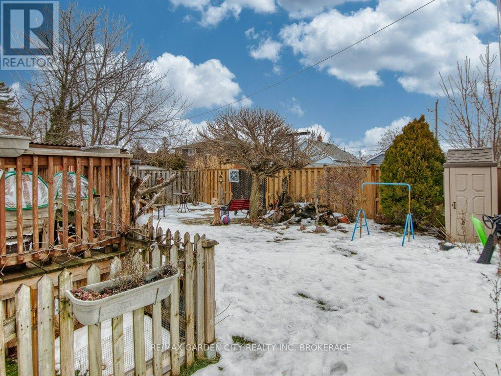 28 Charles Avenue, St. Catharines, Ontario  L2M 5S9 - Photo 45 - X12807734