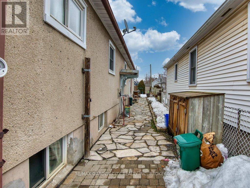 28 Charles Avenue, St. Catharines, Ontario  L2M 5S9 - Photo 5 - X12807734