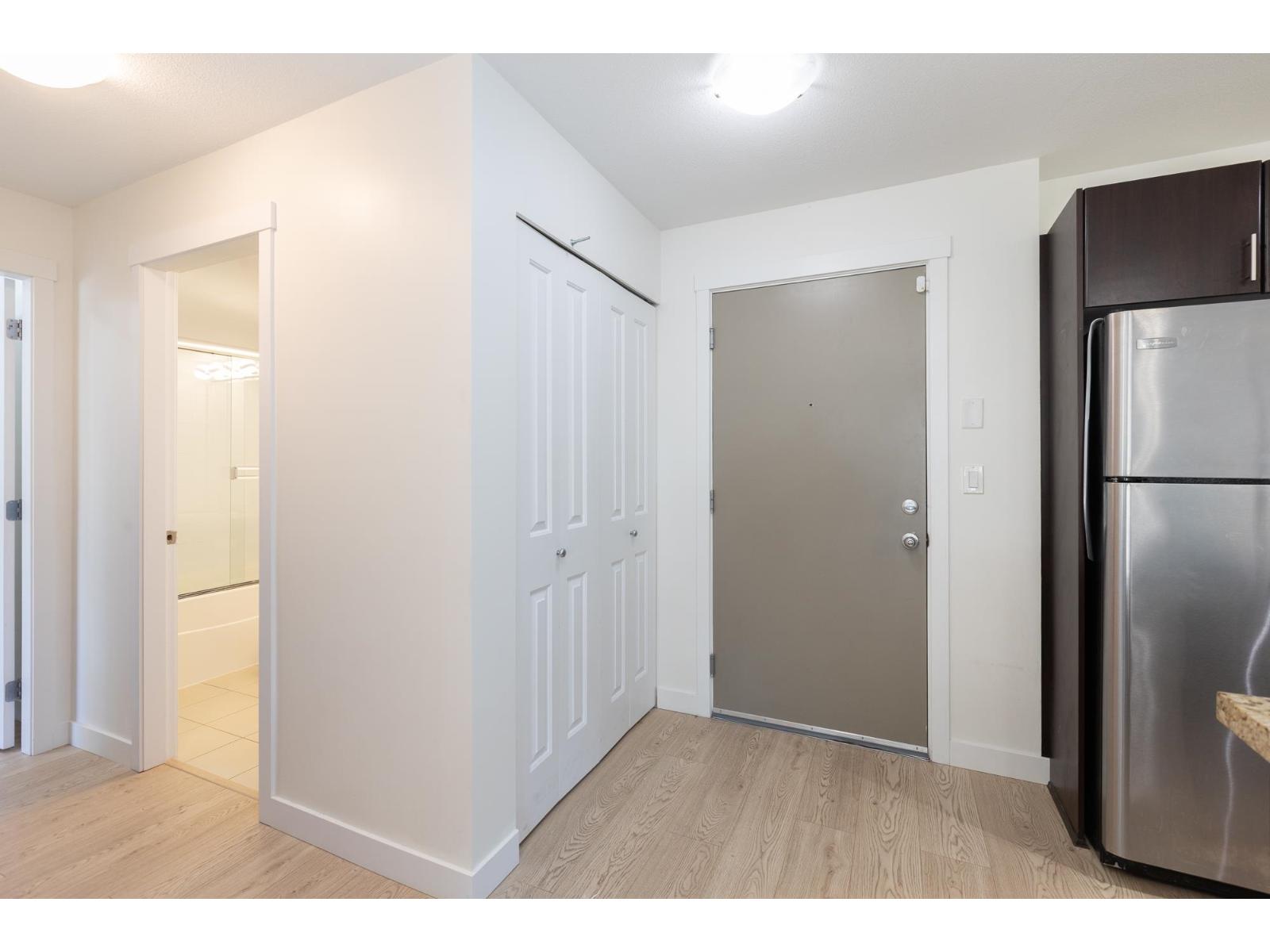 202 14960 102a Avenue, Surrey, British Columbia  V3R 6A3 - Photo 6 - R3091533