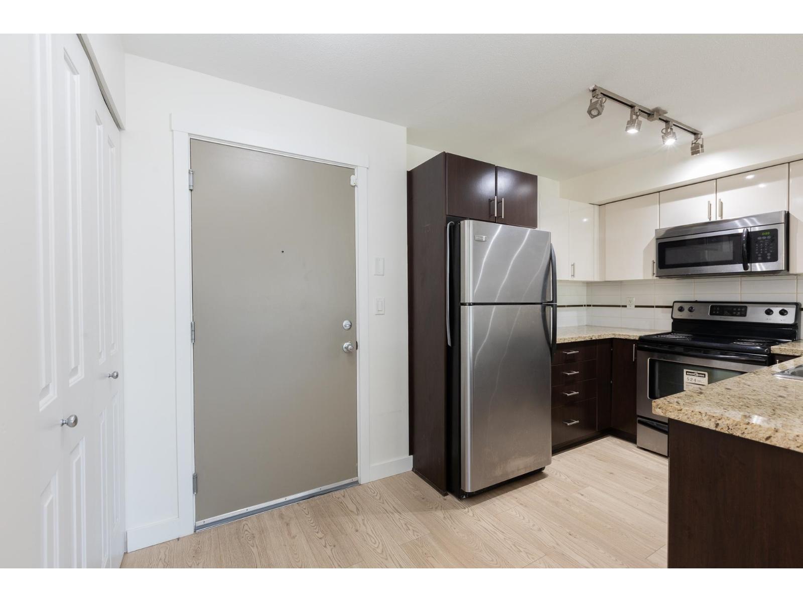 202 14960 102a Avenue, Surrey, British Columbia  V3R 6A3 - Photo 7 - R3091533