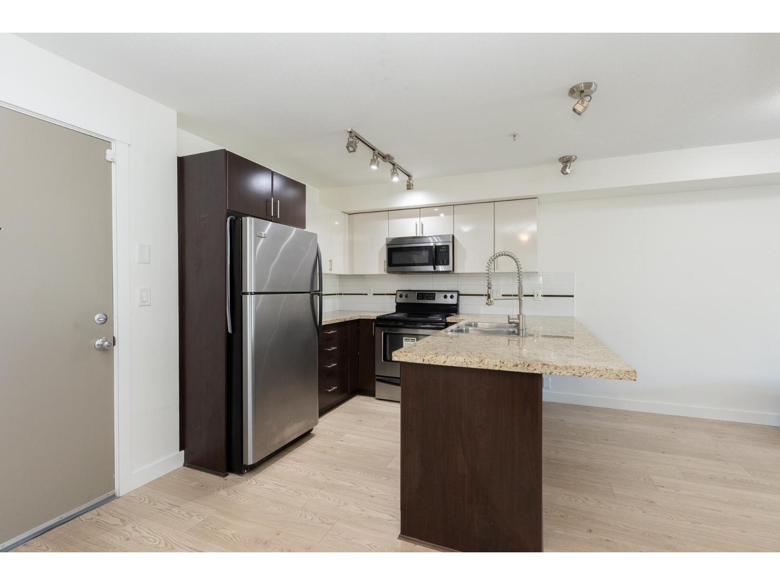 202 14960 102a Avenue, Surrey, British Columbia  V3R 6A3 - Photo 12 - R3091533