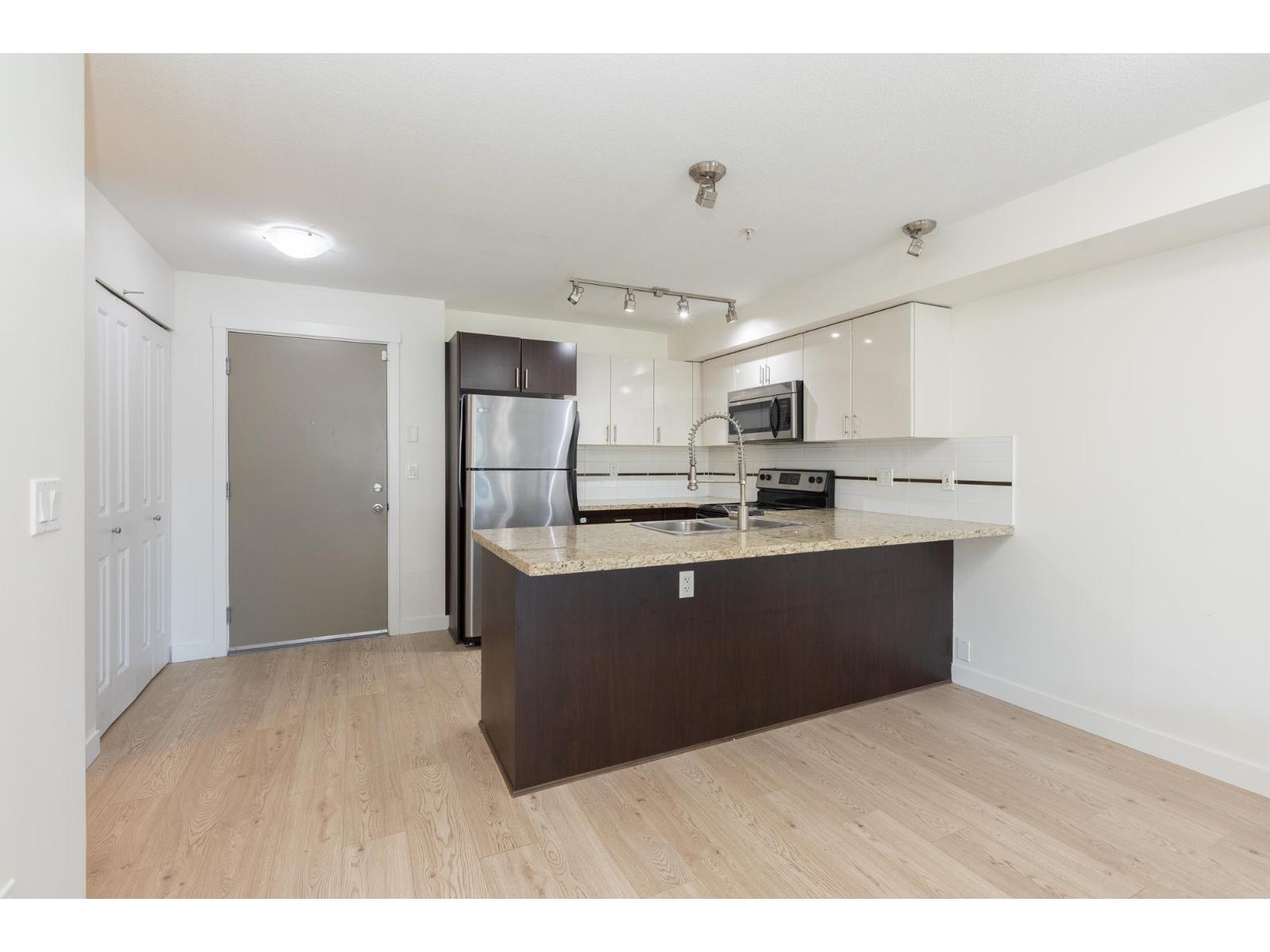 202 14960 102a Avenue, Surrey, British Columbia  V3R 6A3 - Photo 13 - R3091533