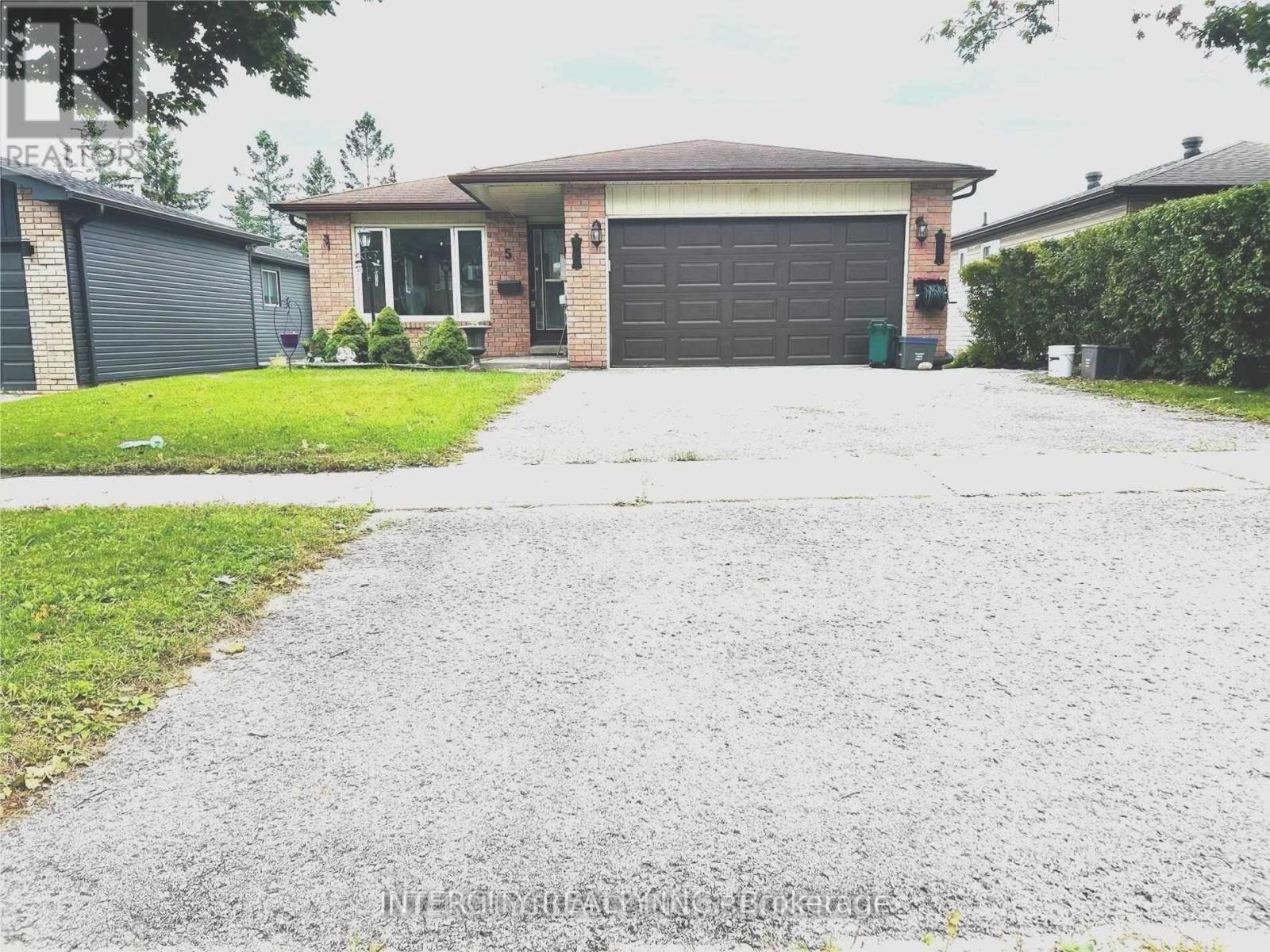 WALKOUT BASMENT - 5 BROWNING TRAIL N, Barrie, Ontario