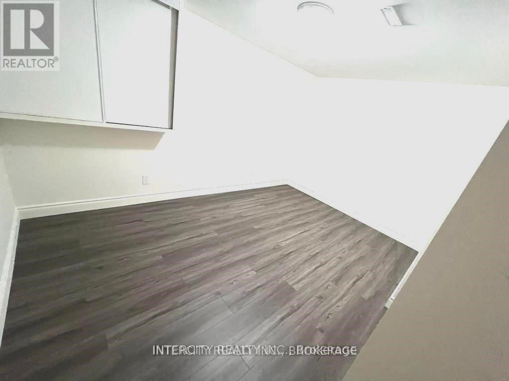 Walkout Basment - 5 Browning Trail N, Barrie (Letitia Heights), Ontario  L4N 5A5 - Photo 11 - S12807724