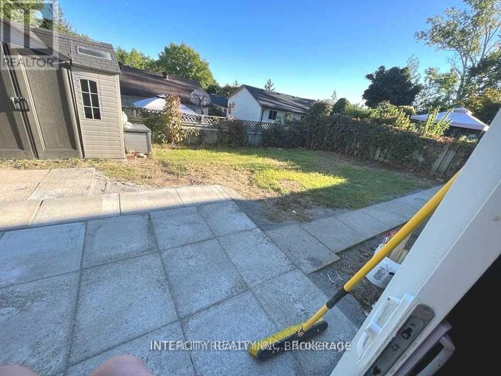 Walkout Basment - 5 Browning Trail N, Barrie (Letitia Heights), Ontario  L4N 5A5 - Photo 12 - S12807724