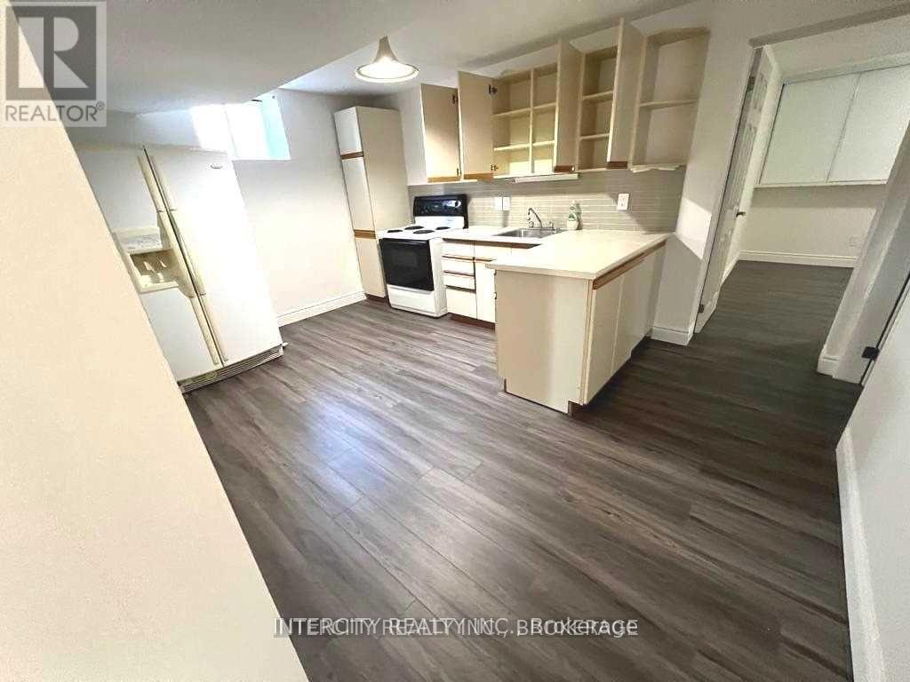 Walkout Basment - 5 Browning Trail N, Barrie (Letitia Heights), Ontario  L4N 5A5 - Photo 5 - S12807724