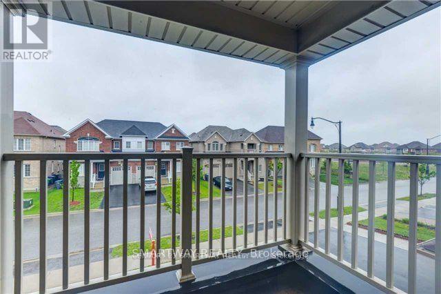 52 Franktown Drive, Brampton, Ontario  L6P 3N2 - Photo 11 - W12807674