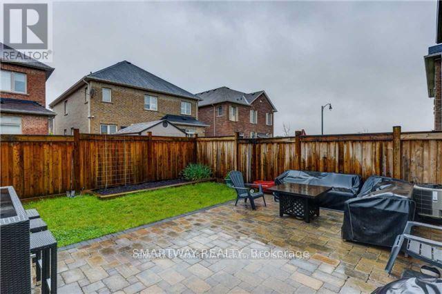 52 Franktown Drive, Brampton, Ontario  L6P 3N2 - Photo 14 - W12807674