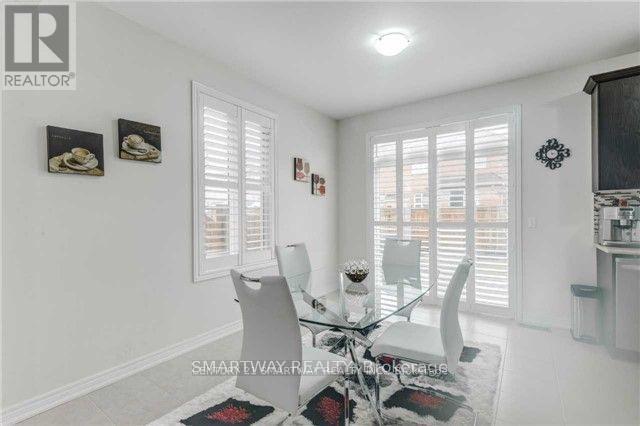 52 Franktown Drive, Brampton, Ontario  L6P 3N2 - Photo 7 - W12807674