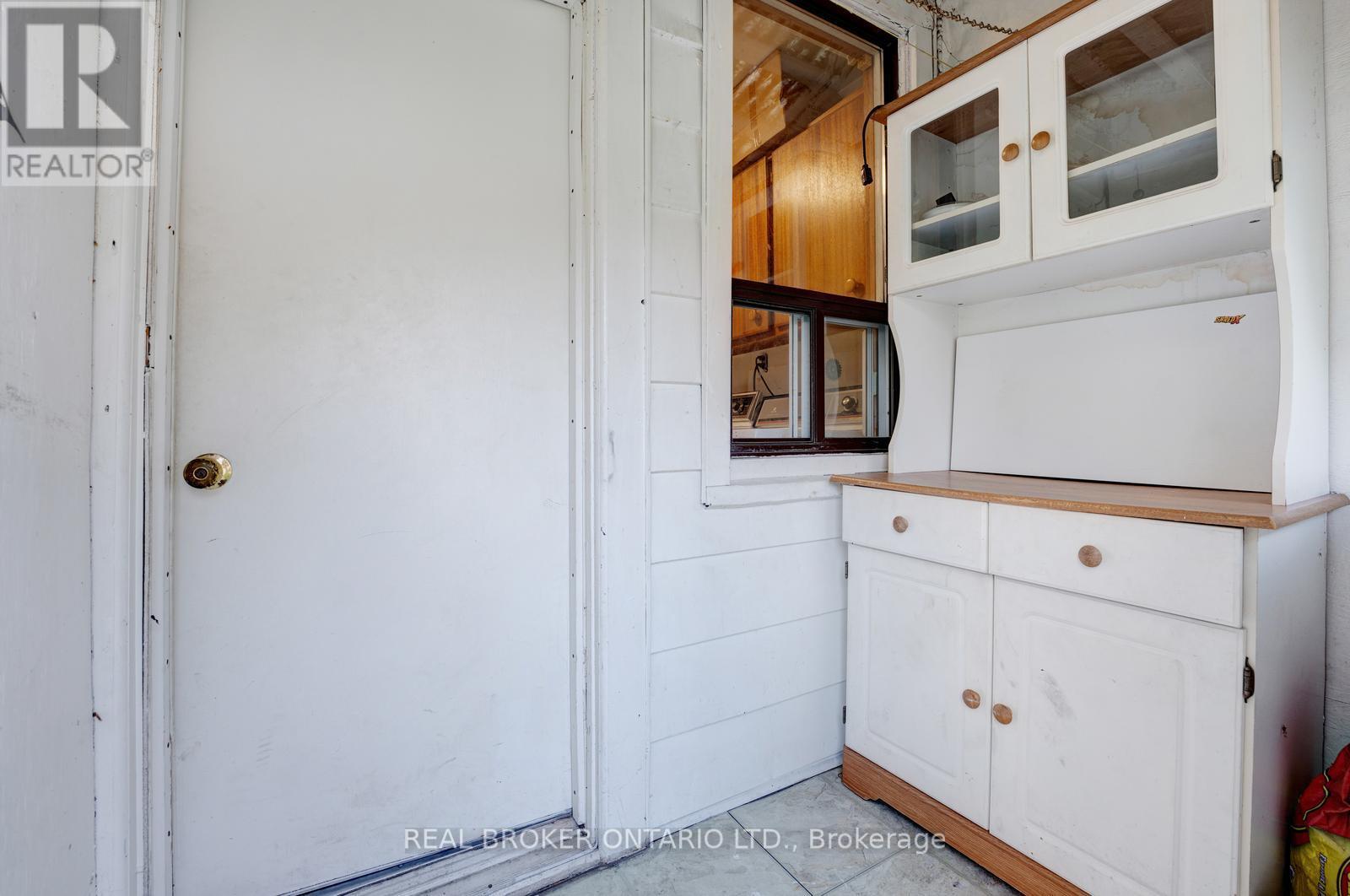 195 Islington Avenue, Toronto, Ontario  M8V 3B8 - Photo 13 - W12807714