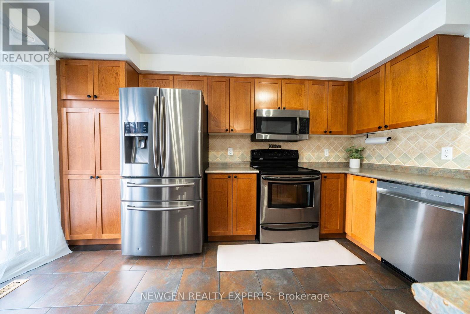 648 Edwards Avenue, Milton, Ontario  L9T 6B2 - Photo 19 - W12807720