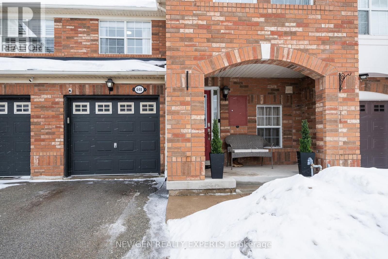 648 Edwards Avenue, Milton, Ontario  L9T 6B2 - Photo 2 - W12807720