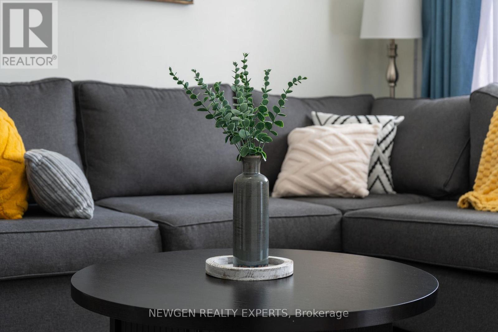 648 Edwards Avenue, Milton, Ontario  L9T 6B2 - Photo 9 - W12807720