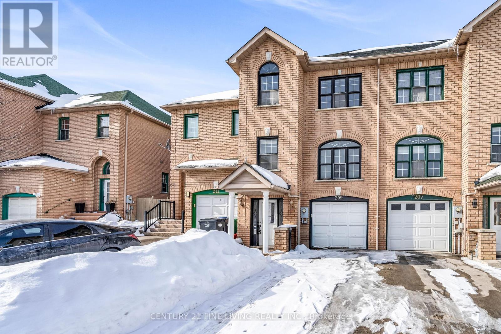 209 Provincial Place, Brampton, Ontario  L6S 6C1 - Photo 1 - W12807736