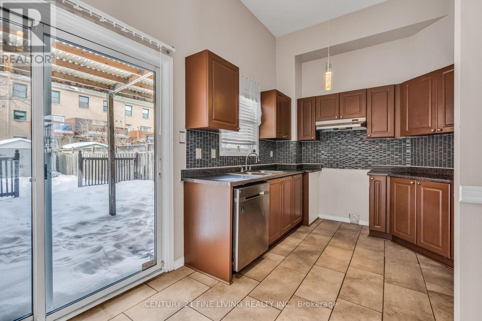 209 Provincial Place, Brampton, Ontario  L6S 6C1 - Photo 15 - W12807736