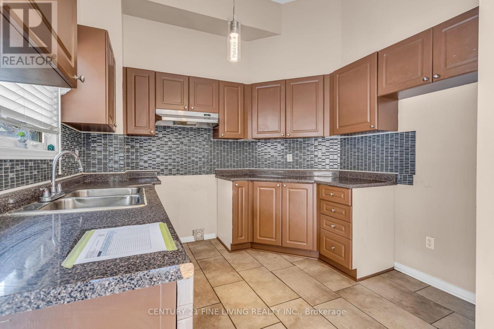 209 Provincial Place, Brampton, Ontario  L6S 6C1 - Photo 17 - W12807736