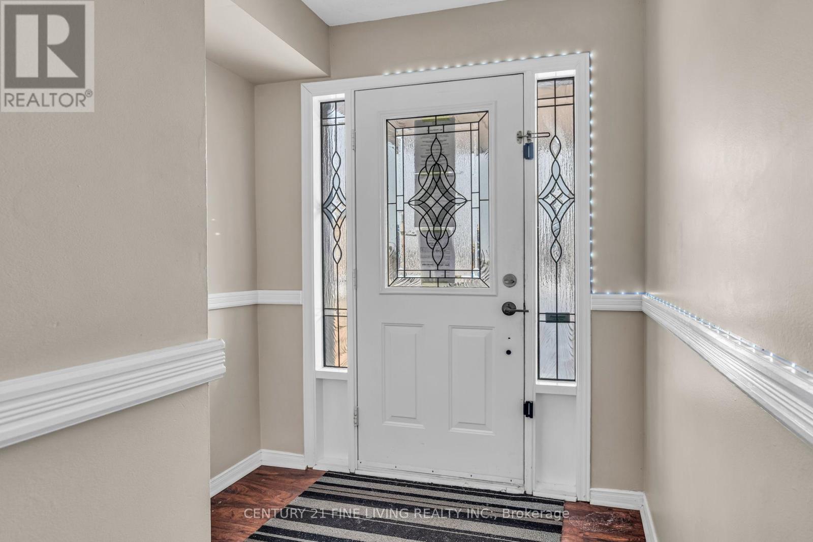 209 Provincial Place, Brampton, Ontario  L6S 6C1 - Photo 3 - W12807736