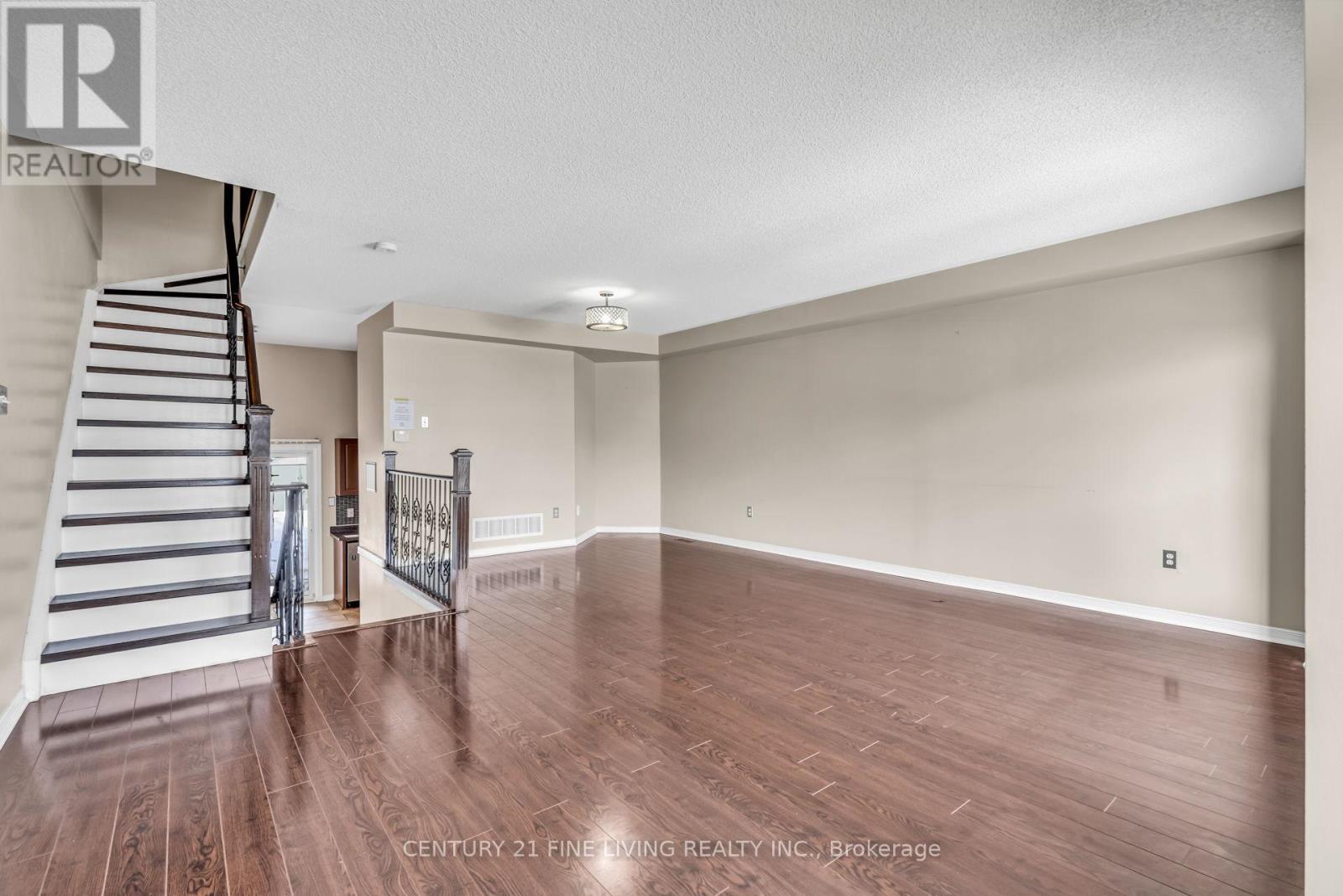 209 Provincial Place, Brampton, Ontario  L6S 6C1 - Photo 5 - W12807736