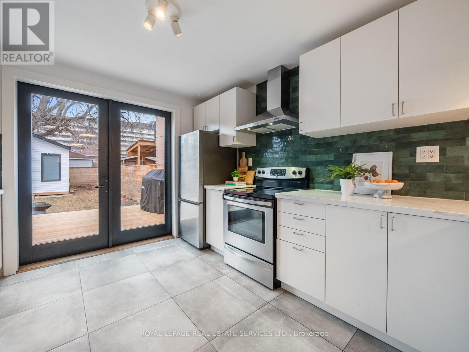 74 Chryessa Avenue, Toronto, Ontario  M6N 4T7 - Photo 20 - W12807766