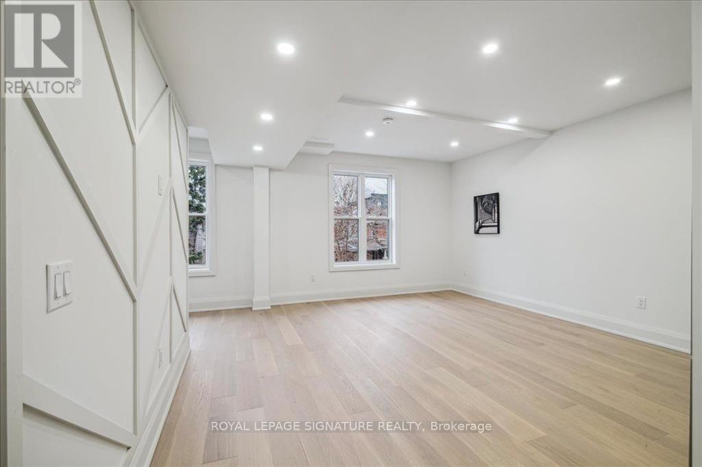 Upper - 202 Perth Avenue, Toronto, Ontario  M6P 3K8 - Photo 7 - W12807776