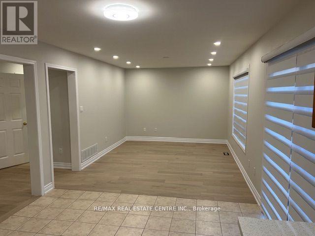 3036 Abernathy Way, Oakville, Ontario  L6M 5C1 - Photo 5 - W12807780