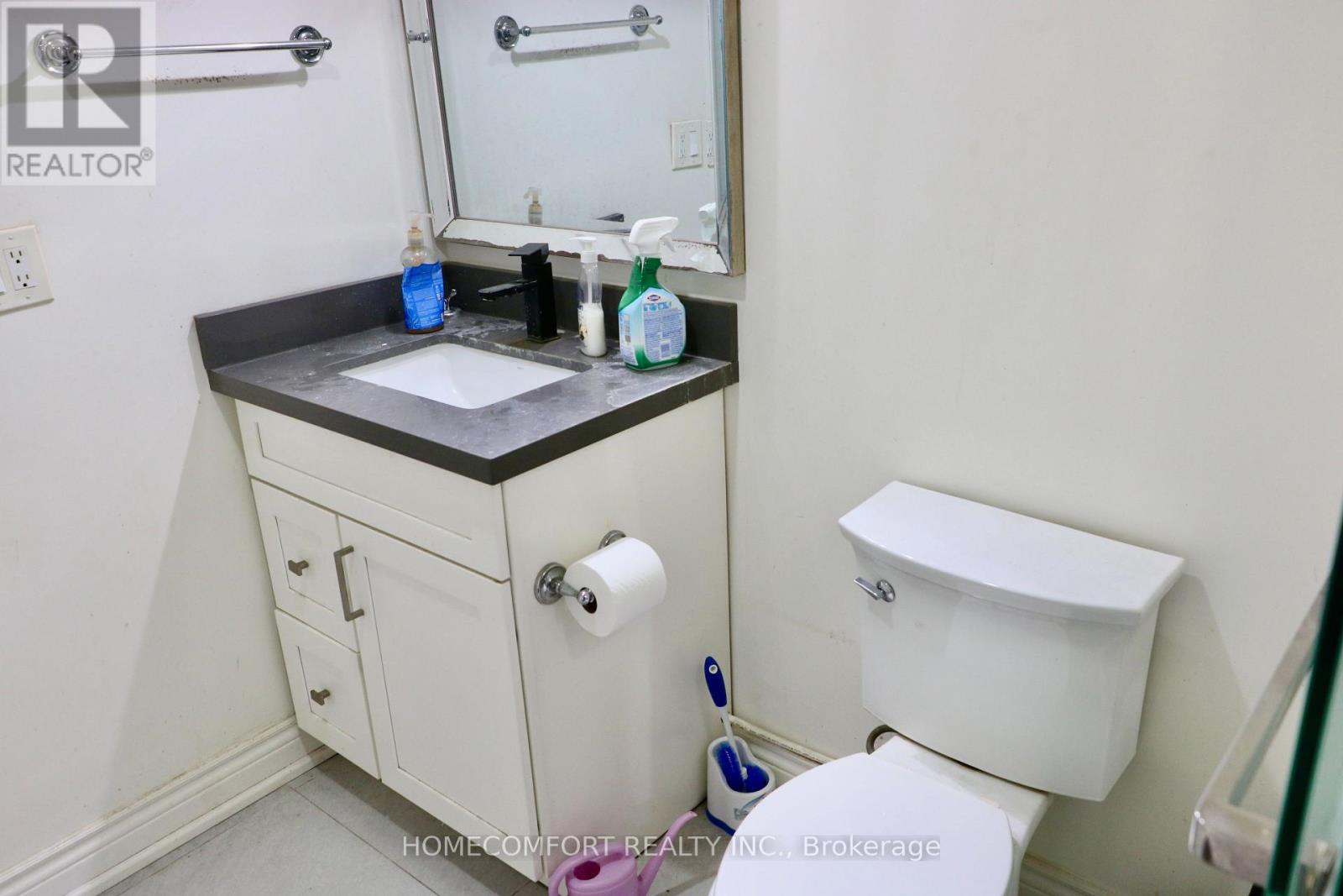 Lower - 72 Langholm Drive, Toronto, Ontario  M3M 2R8 - Photo 13 - W12807790