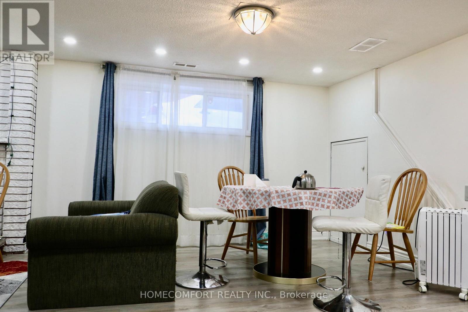 Lower - 72 Langholm Drive, Toronto, Ontario  M3M 2R8 - Photo 4 - W12807790