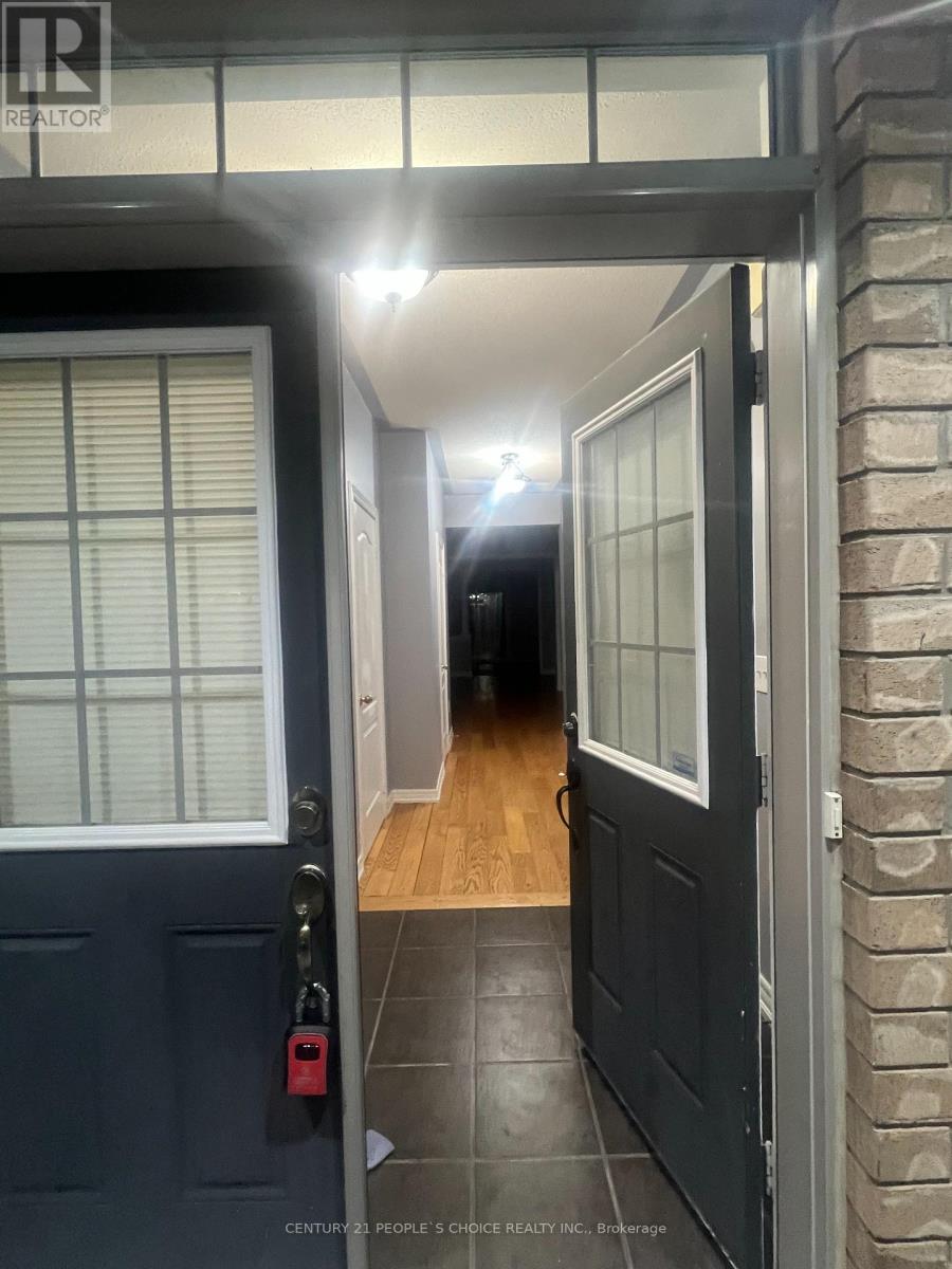 85 Aspermont Crescent, Brampton, Ontario  L6P 0W4 - Photo 2 - W12807792