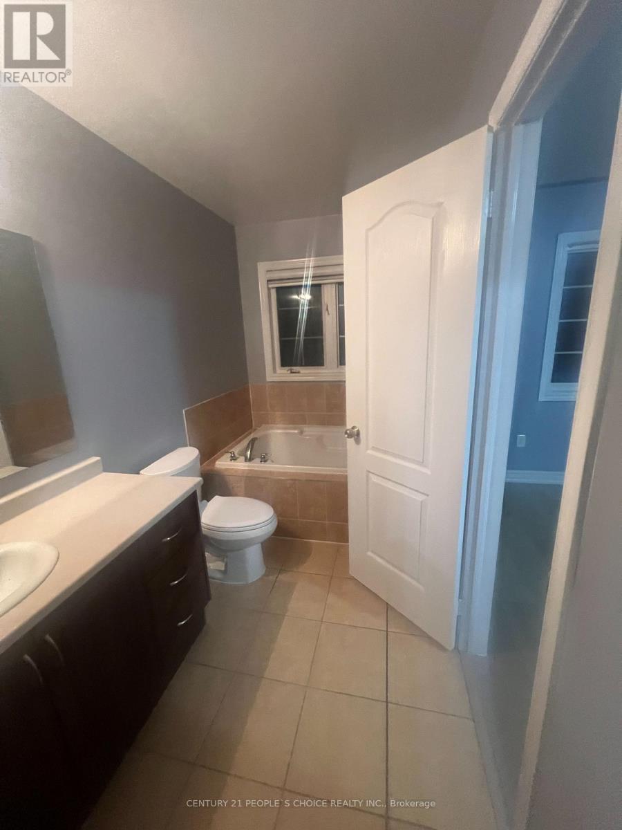 85 Aspermont Crescent, Brampton, Ontario  L6P 0W4 - Photo 22 - W12807792