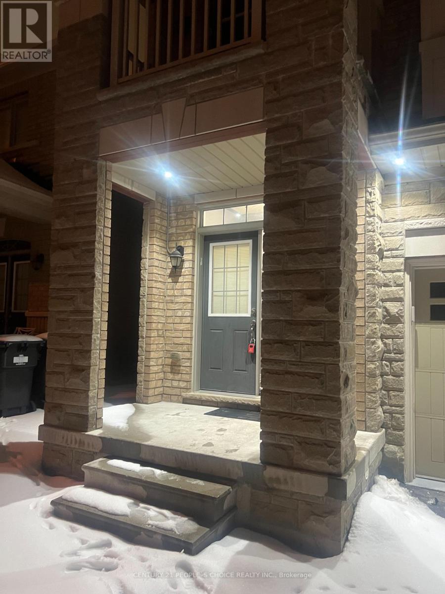 85 Aspermont Crescent, Brampton, Ontario  L6P 0W4 - Photo 4 - W12807792