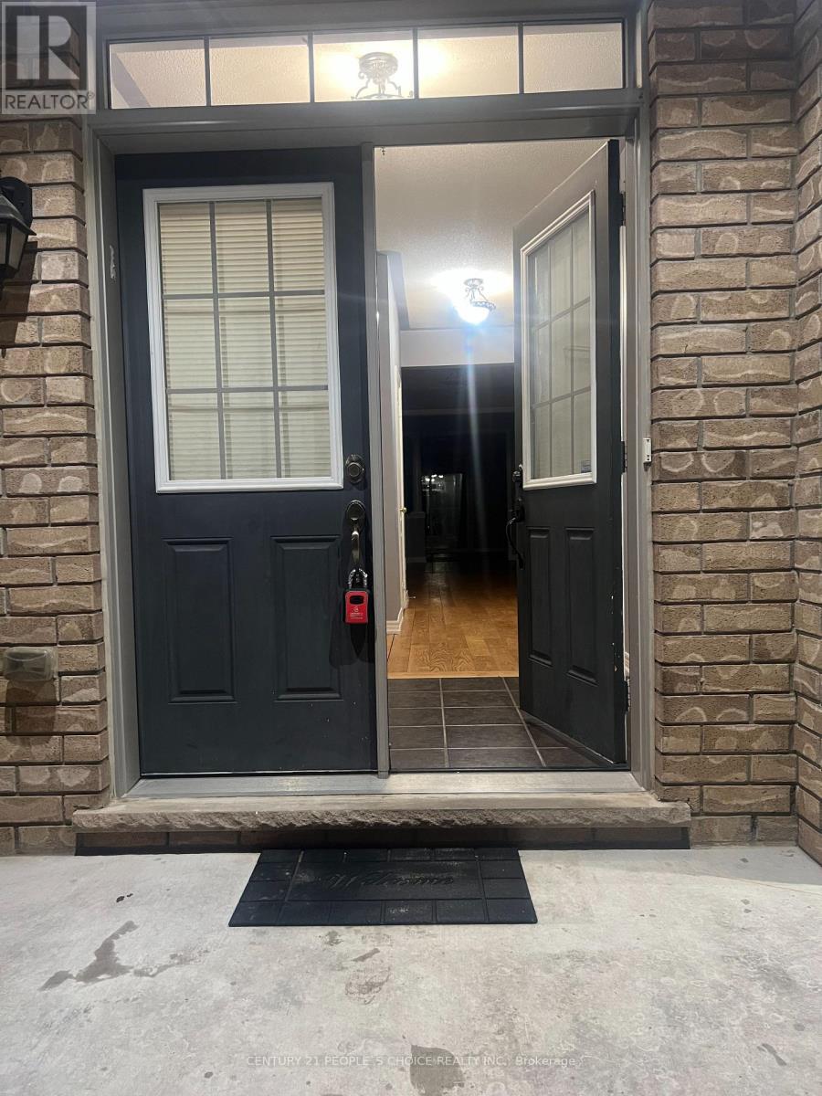 85 Aspermont Crescent, Brampton, Ontario  L6P 0W4 - Photo 5 - W12807792