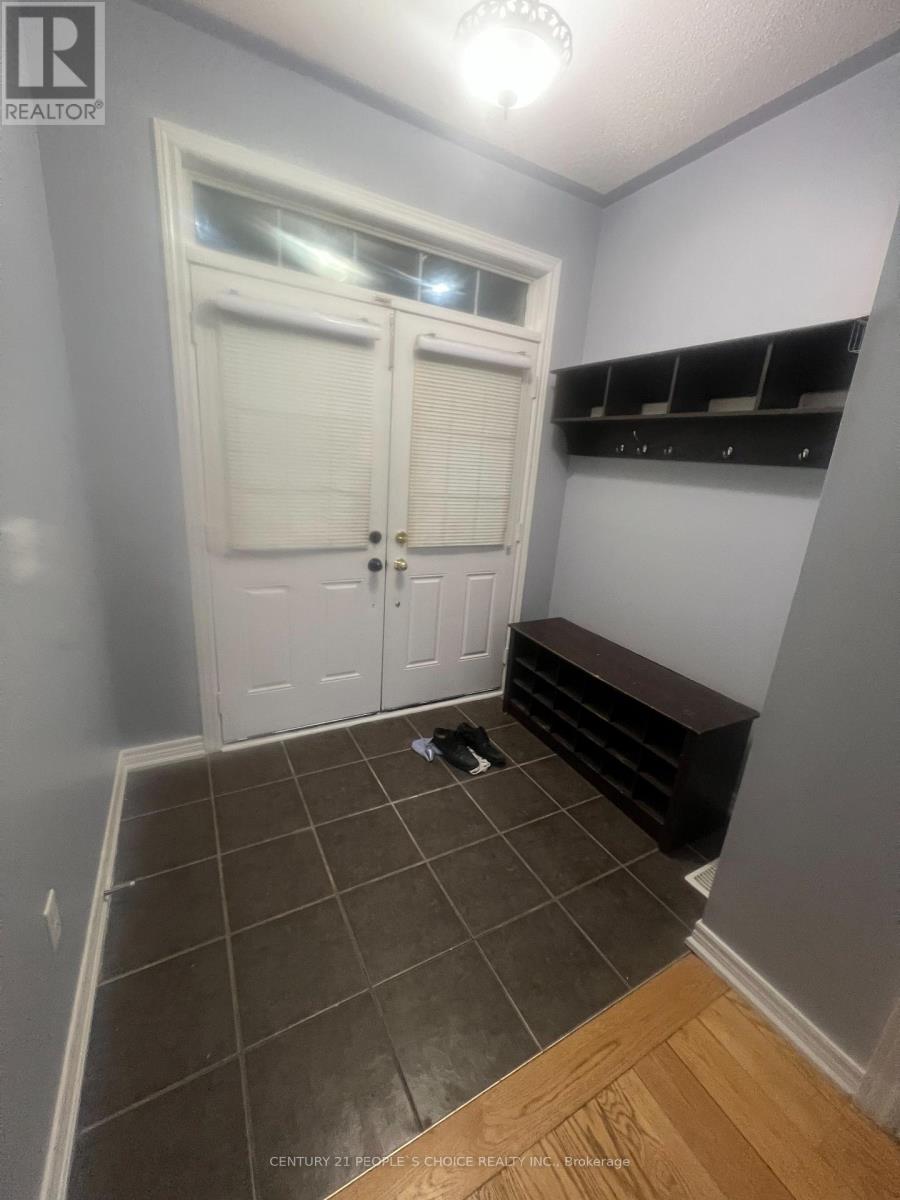 85 Aspermont Crescent, Brampton, Ontario  L6P 0W4 - Photo 6 - W12807792