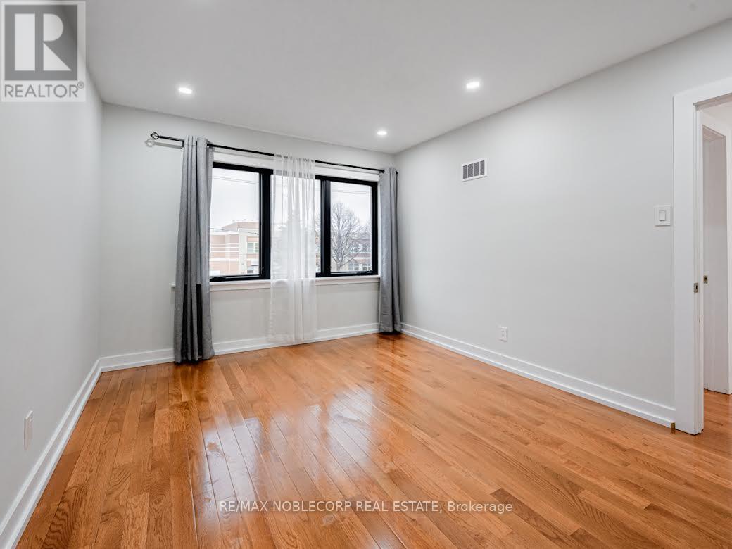 79 Brookhaven Drive, Toronto, Ontario  M6M 4N9 - Photo 12 - W12807794