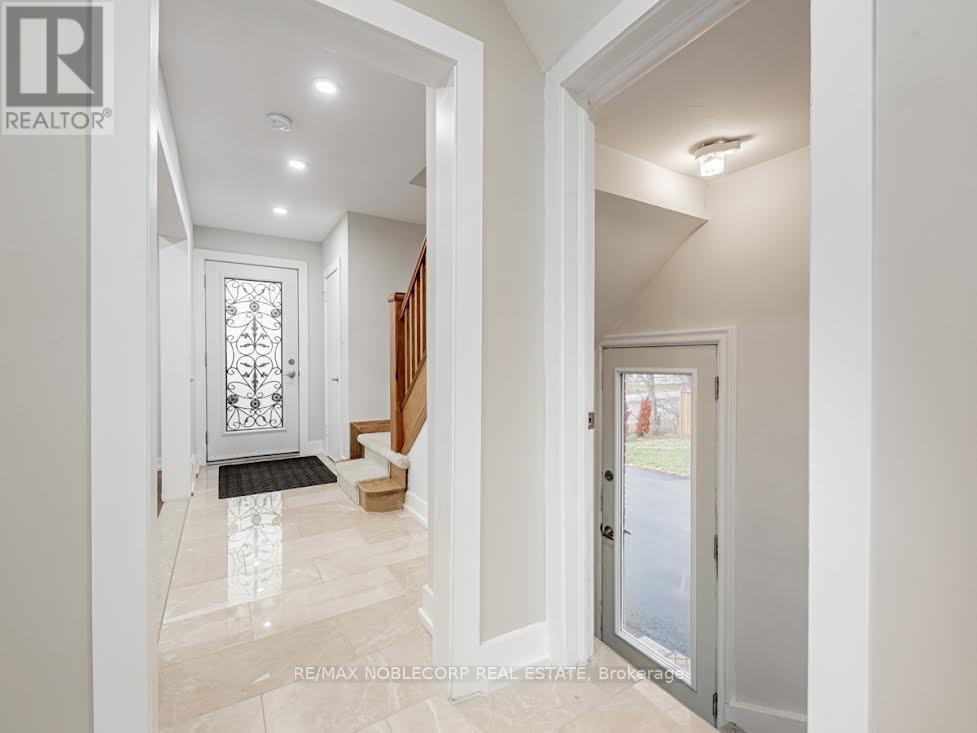 79 Brookhaven Drive, Toronto, Ontario  M6M 4N9 - Photo 18 - W12807794