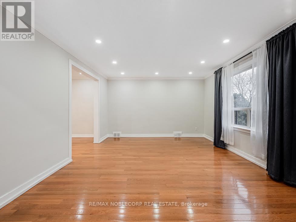 79 Brookhaven Drive, Toronto, Ontario  M6M 4N9 - Photo 19 - W12807794